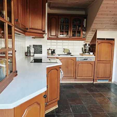 Spacious Near Coast Path, And Center *