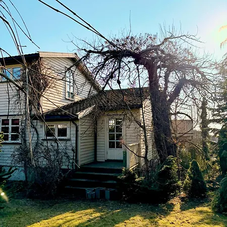 וילה Spacious Near Coast Path, And Center *