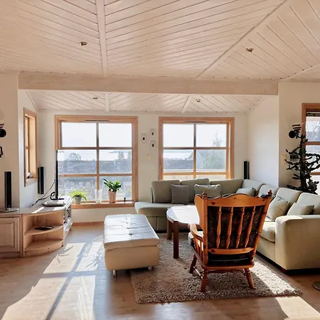 Spacious Near Coast Path, And Center Villa *